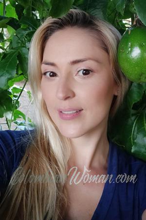 205084 - Ana Maria Age: 42 - Colombia